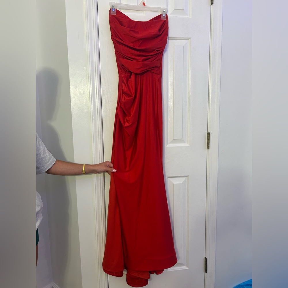 Elegant Red Strapless Evening Gown